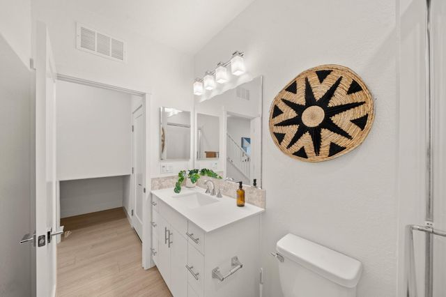 1712 20th St, Sacramento, CA 95811