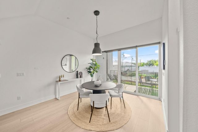 1712 20th St, Sacramento, CA 95811