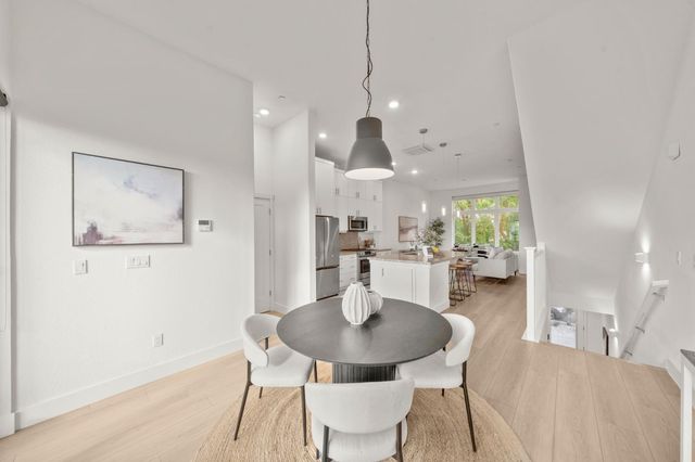 1712 20th St, Sacramento, CA 95811