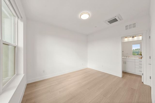 1712 20th St, Sacramento, CA 95811