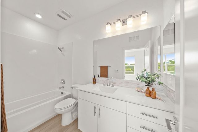 1712 20th St, Sacramento, CA 95811