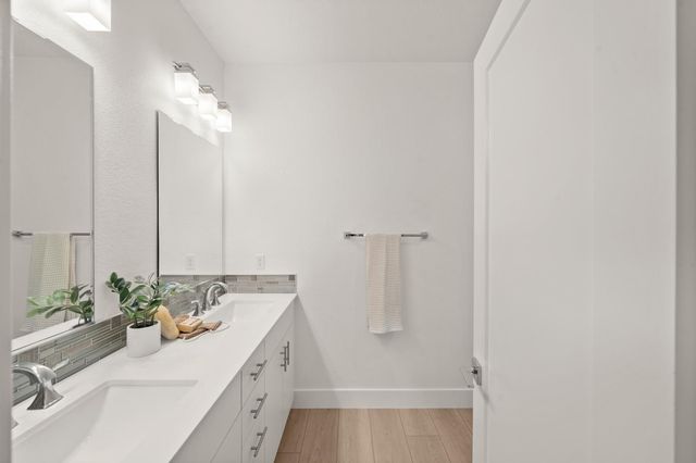 1712 20th St, Sacramento, CA 95811