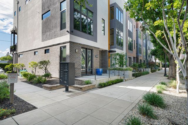 1712 20th St, Sacramento, CA 95811