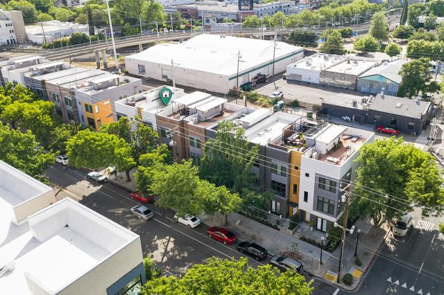 1712 20th St, Sacramento, CA 95811