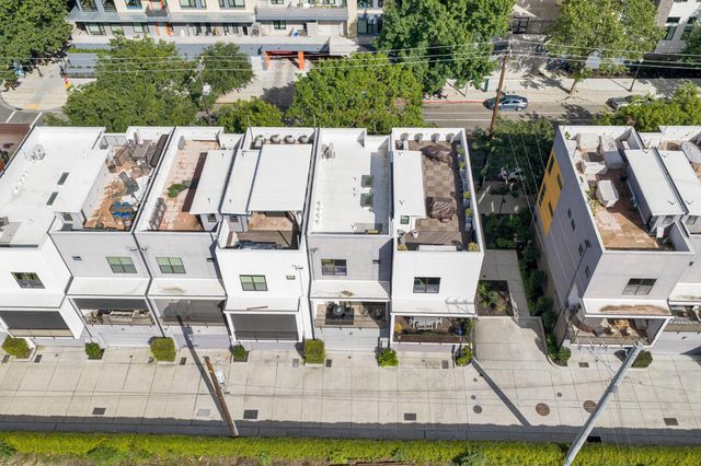 1712 20th St, Sacramento, CA 95811