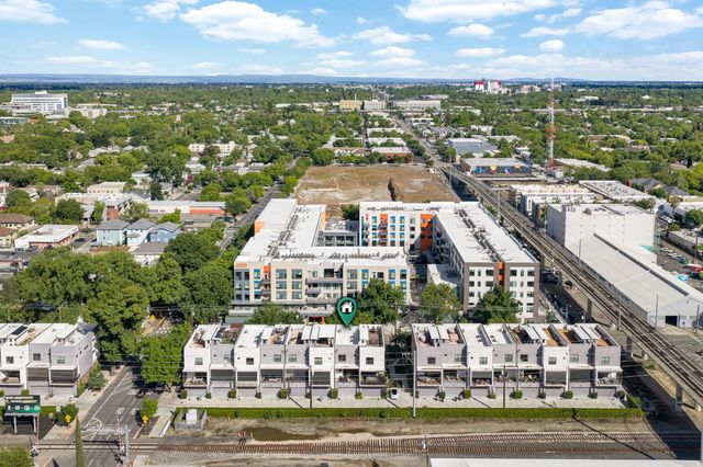 1712 20th St, Sacramento, CA 95811