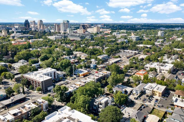 1712 20th St, Sacramento, CA 95811