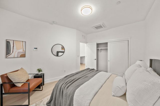 1712 20th St, Sacramento, CA 95811