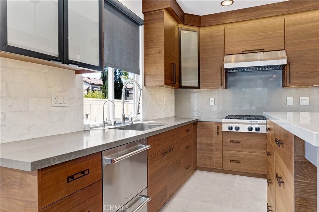 2588 Thorman, Tustin, CA 92782 — photo 2