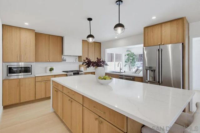 6183 Rockhurst, San Diego, CA 92120