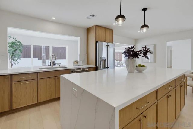 6183 Rockhurst, San Diego, CA 92120