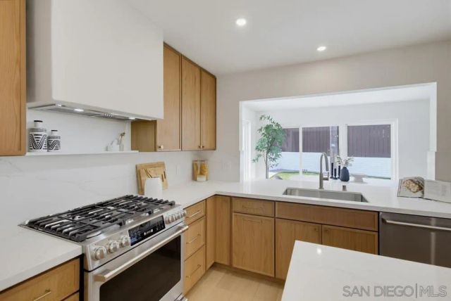 6183 Rockhurst, San Diego, CA 92120