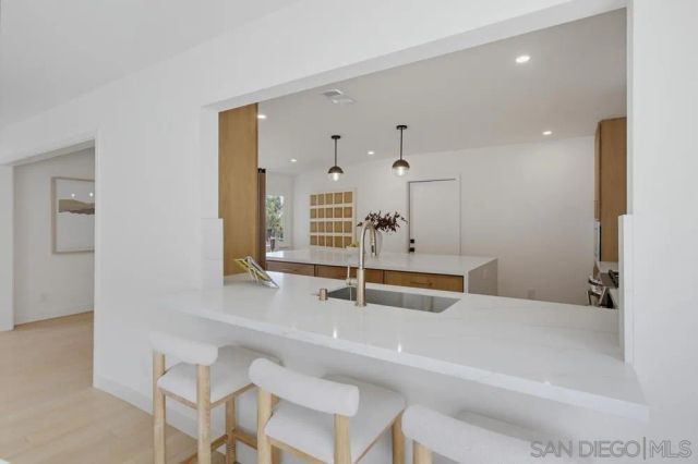 6183 Rockhurst, San Diego, CA 92120