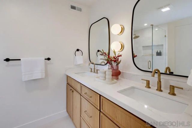 6183 Rockhurst, San Diego, CA 92120