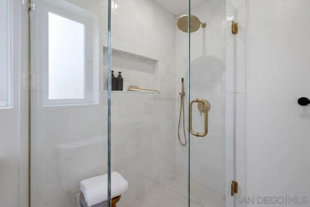 6183 Rockhurst, San Diego, CA 92120
