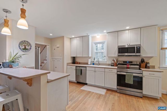 1721 SOLOMON RD, Charlottesville, VA 22901