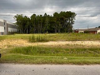 3701 Bienville Boulevard, Ocean Springs, MS 39564