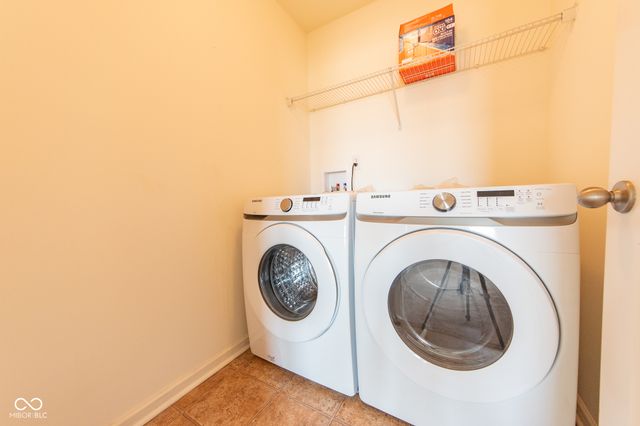 4712 Clairmont Drive, Columbus, IN 47203