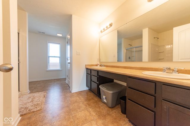 4712 Clairmont Drive, Columbus, IN 47203