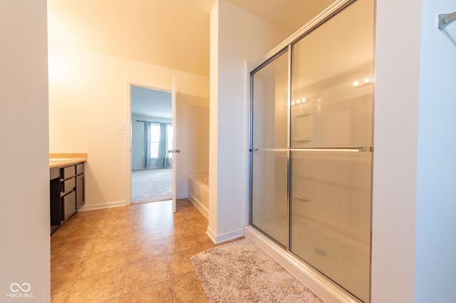 4712 Clairmont Drive, Columbus, IN 47203