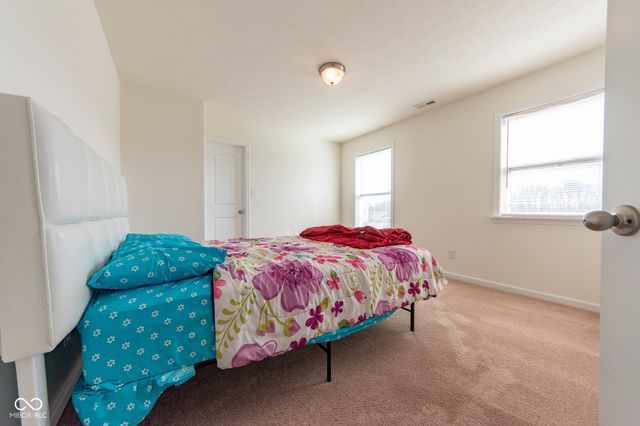 4712 Clairmont Drive, Columbus, IN 47203