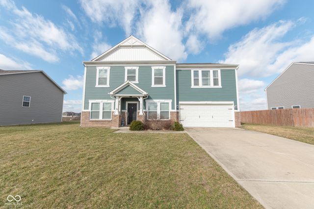 4712 Clairmont Drive, Columbus, IN 47203