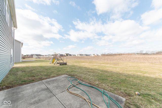 4712 Clairmont Drive, Columbus, IN 47203