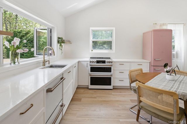 98 Peters Lane, Westhampton, NY 11978