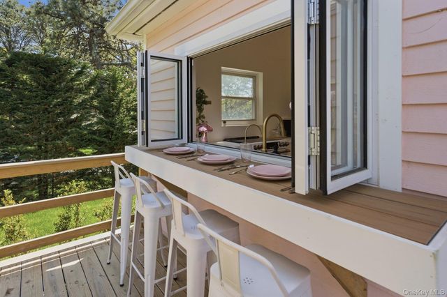 98 Peters Lane, Westhampton, NY 11978