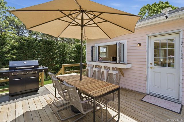 98 Peters Lane, Westhampton, NY 11978