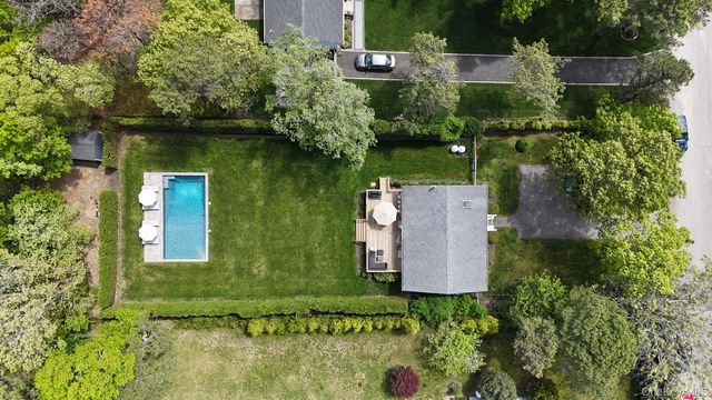 98 Peters Lane, Westhampton, NY 11978