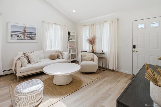 98 Peters Lane, Westhampton, NY 11978