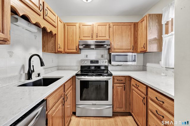 40 Senior Drive 40, Monroe, CT 06468