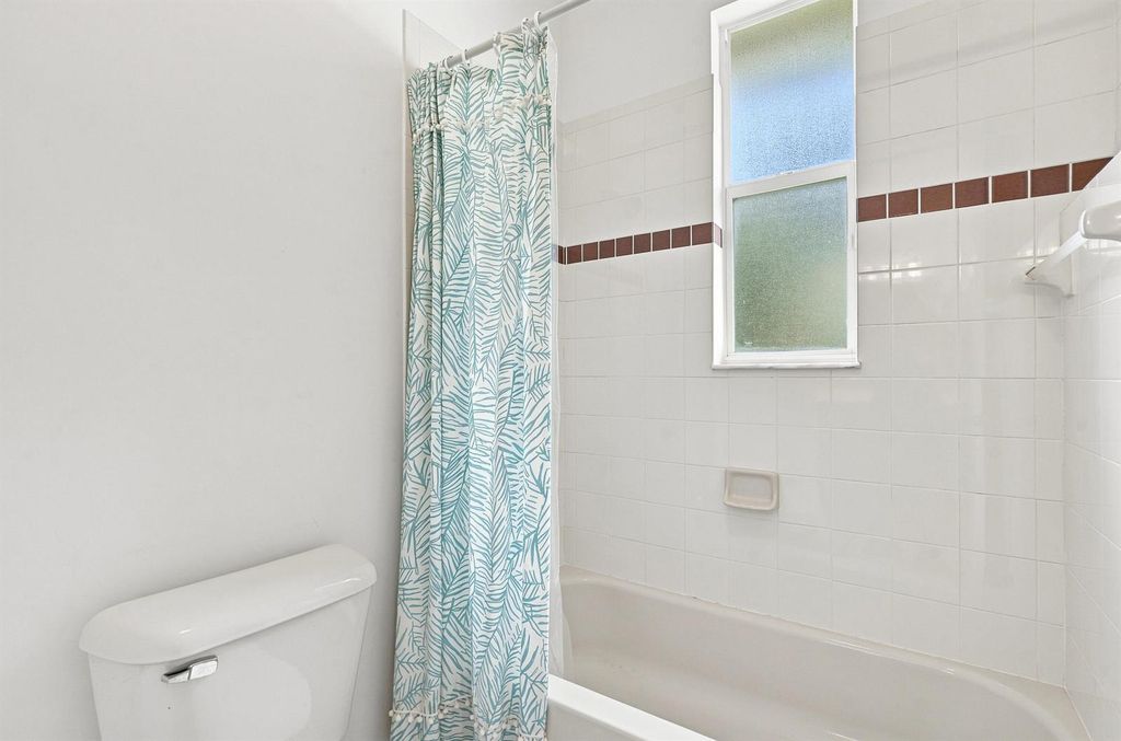 Image 37 of property listing at 13882 43rd Road N, Royal Palm Beach, FL 33411