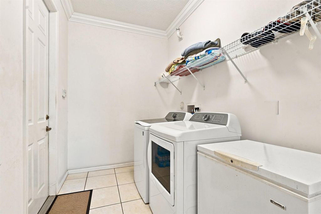 Image 38 of property listing at 13882 43rd Road N, Royal Palm Beach, FL 33411