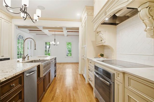302 Barclay Place, Woodstock, GA 30189