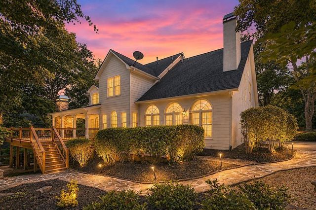 302 Barclay Place, Woodstock, GA 30189