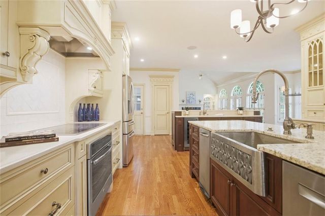 302 Barclay Place, Woodstock, GA 30189