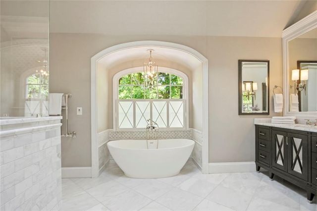 302 Barclay Place, Woodstock, GA 30189