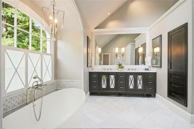 302 Barclay Place, Woodstock, GA 30189
