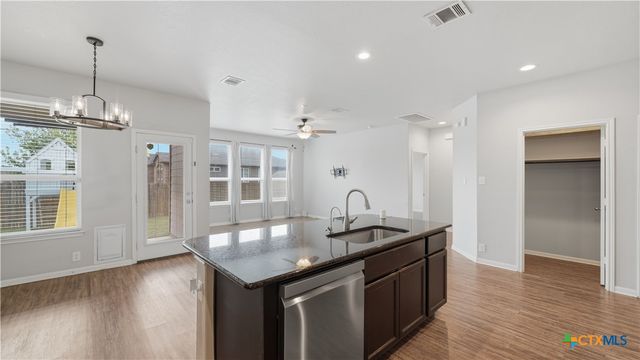 484 Copper Hill Drive, New Braunfels, TX 78130