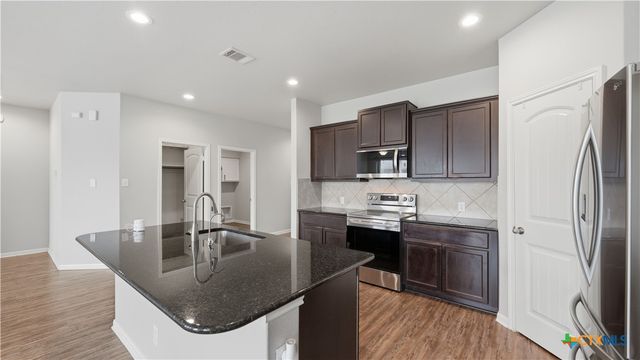 484 Copper Hill Drive, New Braunfels, TX 78130