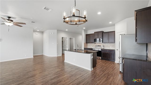 484 Copper Hill Drive, New Braunfels, TX 78130