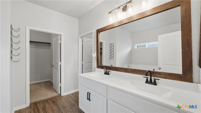 484 Copper Hill Drive, New Braunfels, TX 78130