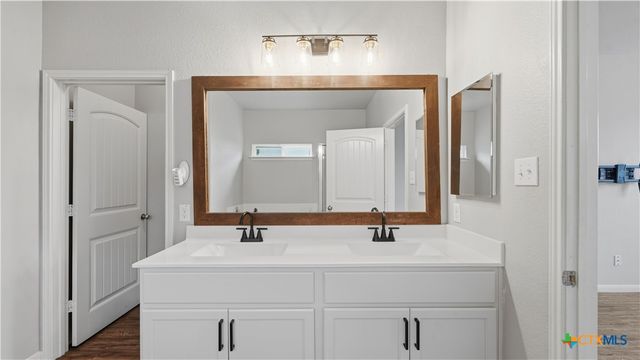 484 Copper Hill Drive, New Braunfels, TX 78130