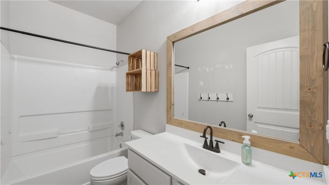 484 Copper Hill Drive, New Braunfels, TX 78130