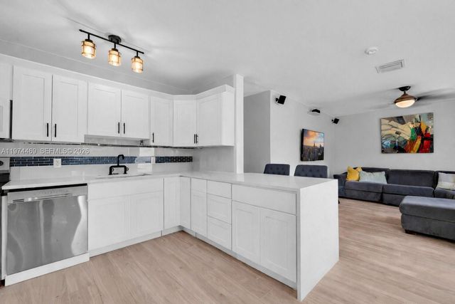 1300 NW 7th Ave, Fort Lauderdale, FL 33311