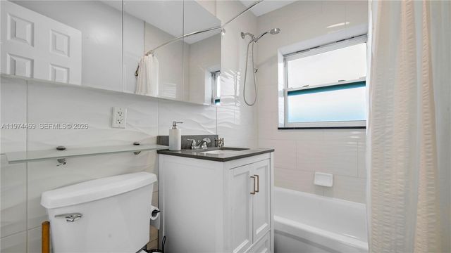 1300 NW 7th Ave, Fort Lauderdale, FL 33311