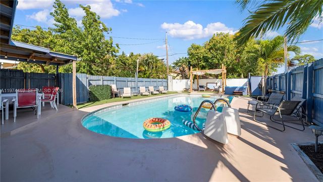 1300 NW 7th Ave, Fort Lauderdale, FL 33311