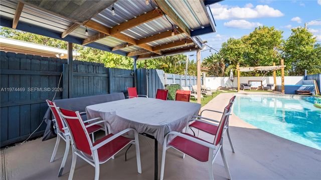 1300 NW 7th Ave, Fort Lauderdale, FL 33311